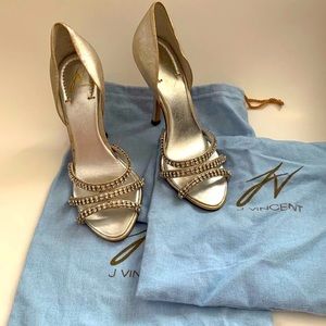 🟢 J. Vincent Jeweled Stilettos Crystal Platinum Size 6 Leather Brazil. Flaw
